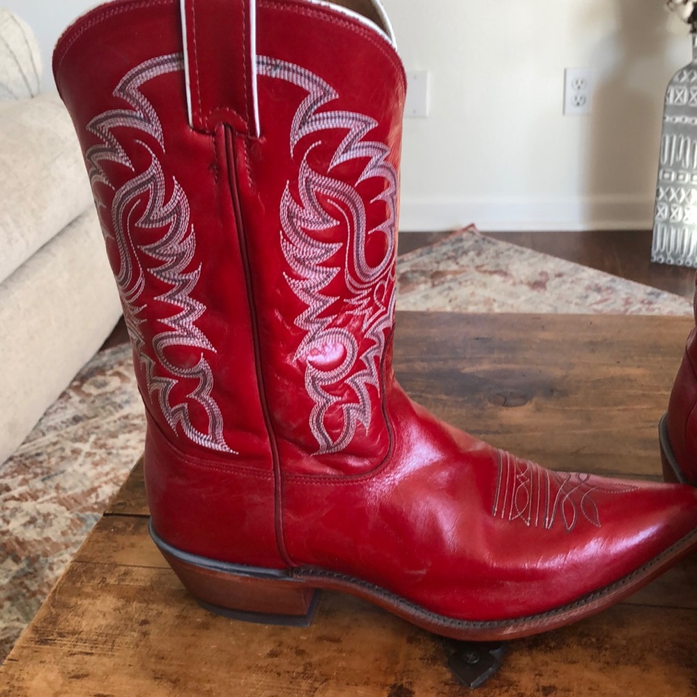 Gently worn cowboy boots, snip toe